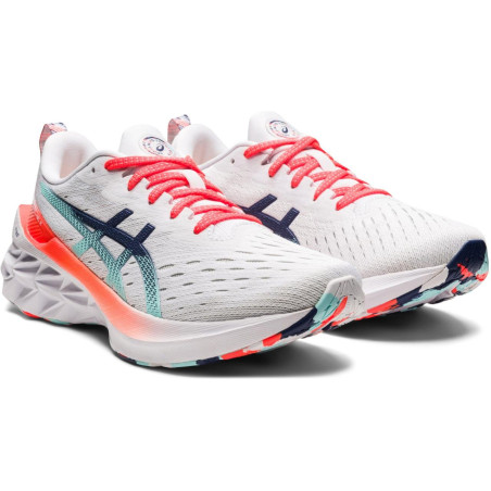 Chaussures Running ASICS Femme NOVABLAST Blanc / Fushia / Bleu AH 2021