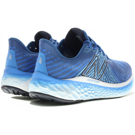 Chaussures Running NEW BALANCE Homme Fresh Foam VONGO V5 Bleu / Blanc AH 2021