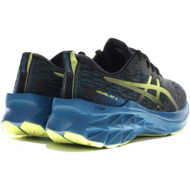 Chaussures Running ASICS Homme NOVABLAST 2 Noir...