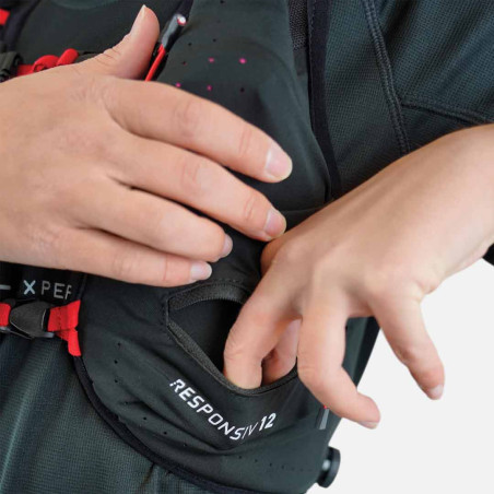 Sac à dos RAIDLIGHT RESPONSIV 12L (215g) + 2 flask 600 ml Noir / Rouge AH 2023